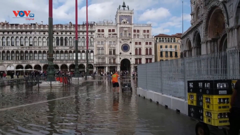 Italia: Quảng trường St. Mark ở Venice lại ngập lụt 