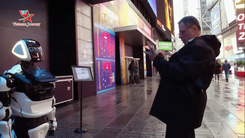 Robot giúp cảnh báo virus corona tại thành phố New York, Mỹ