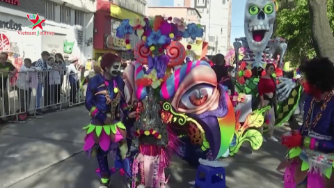 Sôi động lễ hội “Đen và Trắng” ở Colombia