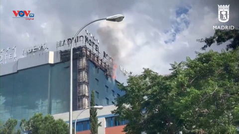 Tây Ban Nha: Khách sạn ở thủ đô Madrid cháy lớn khiến hơn 200 khách phải sơ tán