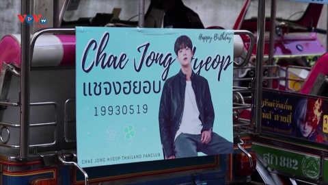 Thái Lan: Người hâm mộ K-Pop giúp các tài xế tuk tuk kiếm thêm thu nhập