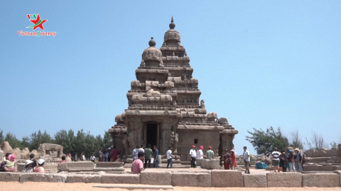 Công trình kiến trúc đền tháp tạc từ đá nguyên khối lớn nhất Ấn Độ