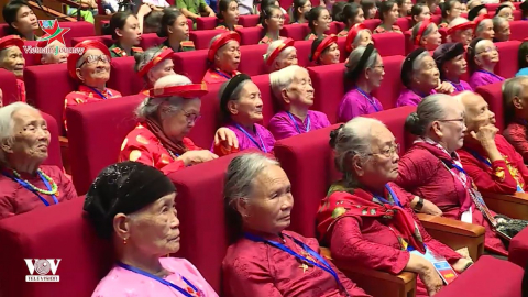 Thủ tướng Chính phủ gặp mặt các Mẹ Việt Nam Anh hùng
