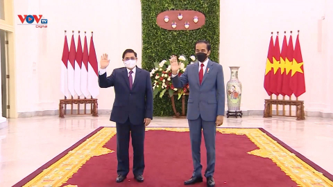 Thủ tướng Phạm Minh Chính gặp song phương Tổng thống Indonesia Joko Widodo