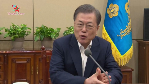 Tổng thống Hàn Quốc Moon Jae-in chúc mừng đoàn làm phim "Parasite" 