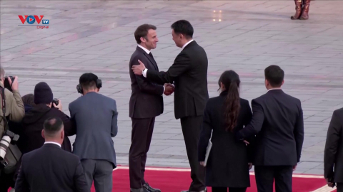 Tổng thống Pháp thăm Mông Cổ, thúc đẩy hợp tác năng lượng