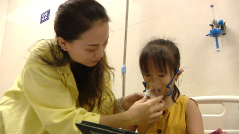 Trẻ em nhập viện do viêm phổi tăng mạnh