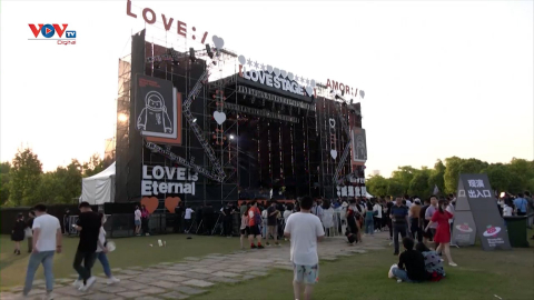 Trung Quốc: Hàng nghìn người tham gia lễ hội âm nhạc ngoài trời 