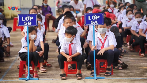 Tủ sách nhân ái lan toả văn hoá đọc đến 8 điểm trường huyện Cư M’gar, tỉnh Đắk Lăk