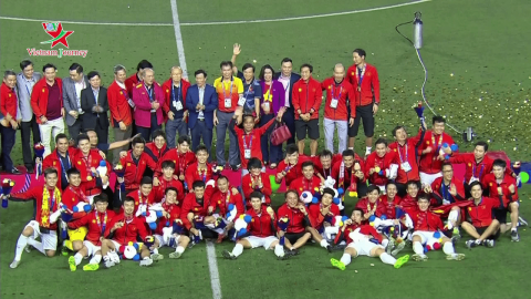 Việt Nam lần đầu tiên giành huy chương vàng bóng đá nam SEA Games