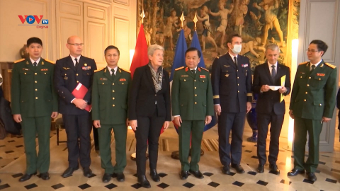 Việt Nam và Pháp tăng cường hợp tác quốc phòng