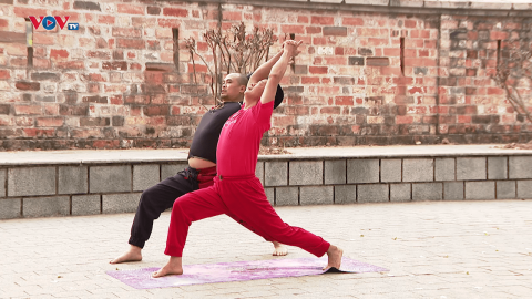 Cách chữa bệnh xương khớp, cột sống băng tập luyện Yoga